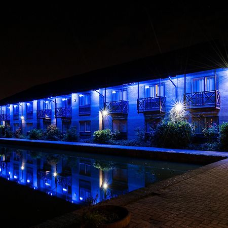 Peartree Lodge Waterside Μίλτον Κέινς Εξωτερικό φωτογραφία